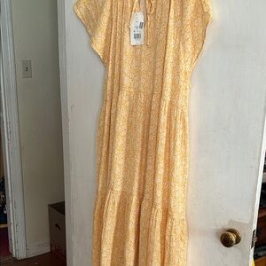 NWT Belk Wonderly Yellow Floral Tiered Maxi Dress with Cap Sleeves